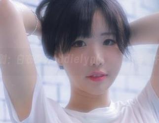 照片倒计时：白衣少女Addielyn(에디린)在高清中俏皮亮相