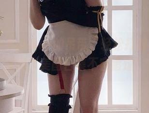 Alina Becker的吊带，轻松打破秋冬的沉闷，美图合集不容错过！