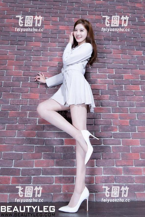 Beautyleg-Debby Beautyleg - 等等,Debby学姐的私房图包里还有这种操作?