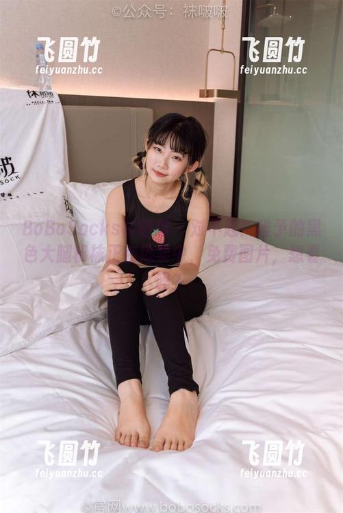 BoBoSocks袜啵啵-稚予 BoBoSocks袜啵啵 - 对不起!稚予的黑色大腿棉袜正在热卖中,免费图片,想看吗?