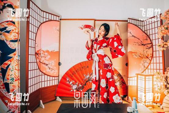 GIRLT果团网-周妍希 GIRLT果团网 - 周妍希的写真合集:泳池里的欢乐水花,咋这么让人想跳进去呢?