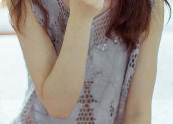 GIRLT果团网 - 图包来了，周妍希白裙的风情，哪里是裙子，我觉得更像是想象的舞台！