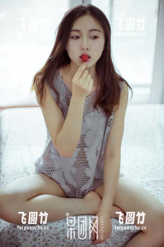 GIRLT果团网 - 图包来了，周妍希白裙的风情，哪里是裙子，我觉得更像是想象的舞台！