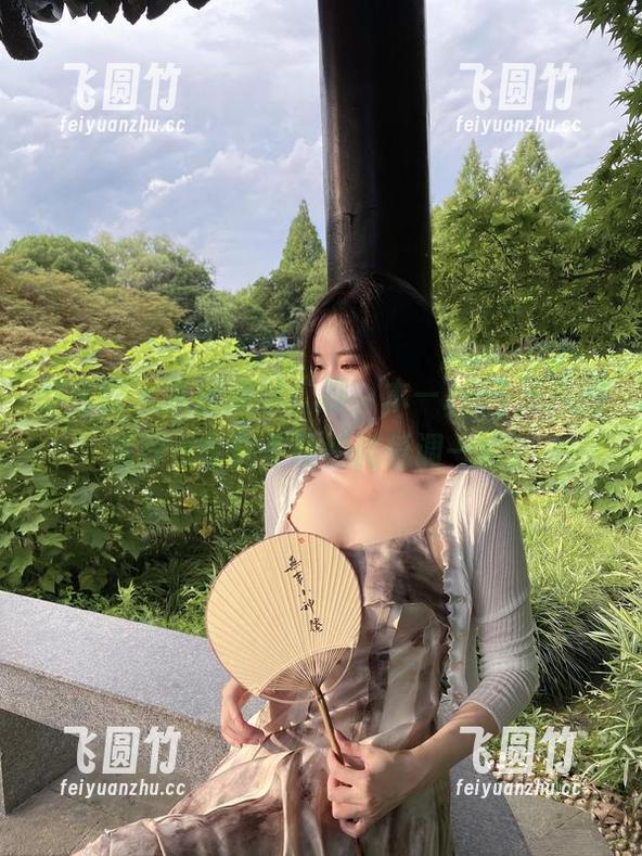 微密圈 - 从图库学“脚”本—July芝岚的美脚分享能不能稍微低调一点？