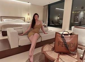 微密圈 - 来来来，快看这张作品，MIYA的连体瑜伽套装真是个吸睛的杀手锏！