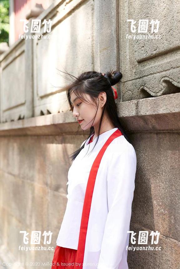 MiiTao蜜桃社-爱丽莎Lisa MiiTao蜜桃社 - 爱丽莎Lisa黑丝图片分享,再次打破了“人间不值得”的说法!