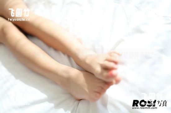 ROSI的眼镜图集，在线版本——你能找到萌萌的样子吗？