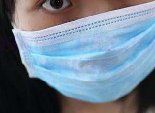 ROSI的美图日志：趁机欣赏这长筒黑色丝袜的诱惑