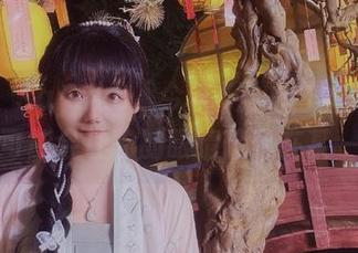 小心！Sayako＿今年4岁的白丝美图精选，可能会让你的眼睛停留在某一处。