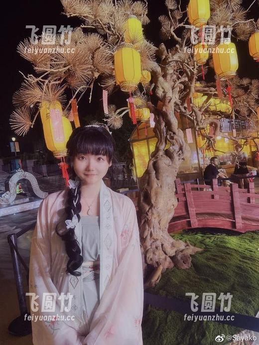 小心！Sayako＿今年4岁的白丝美图精选，可能会让你的眼睛停留在某一处。