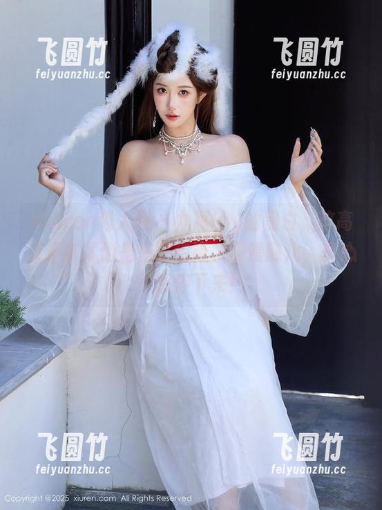Xiuren秀人网 - 九尾Ivy的黑白，这高清分享就像是在吃甜筒，慢慢融化，真心不想停下来！
