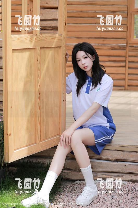 Xiuren秀人网-芭比KIKI Xiuren秀人网 - 芭比KIKI的私房也是个短裙展览会,有人想来凑热闹吗?