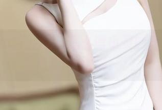 Xiuren秀人网 - 怎么谭小灵的居家私拍总让我想起那杯茶？