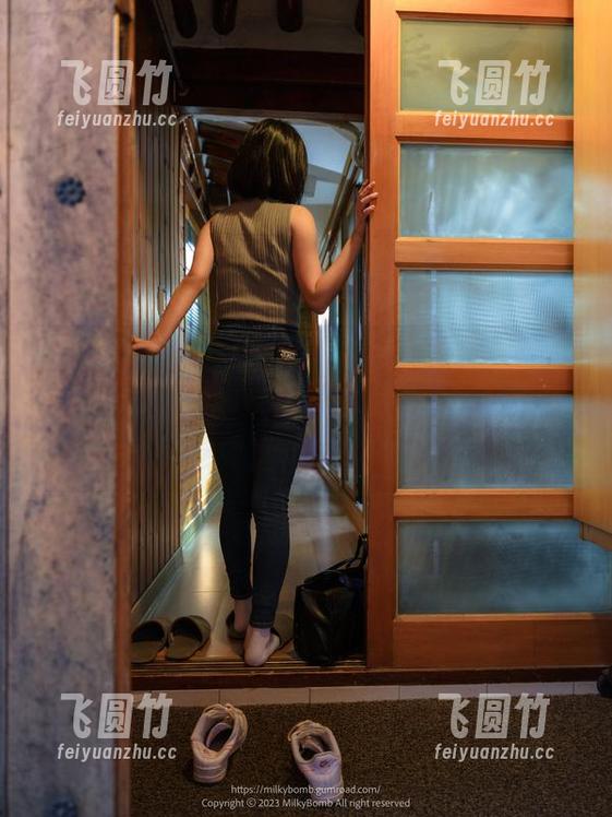 唉，不得不说，Zia(지아)的UMIZINE03作品集，是继续让人好奇又想扒的神秘之作啊！