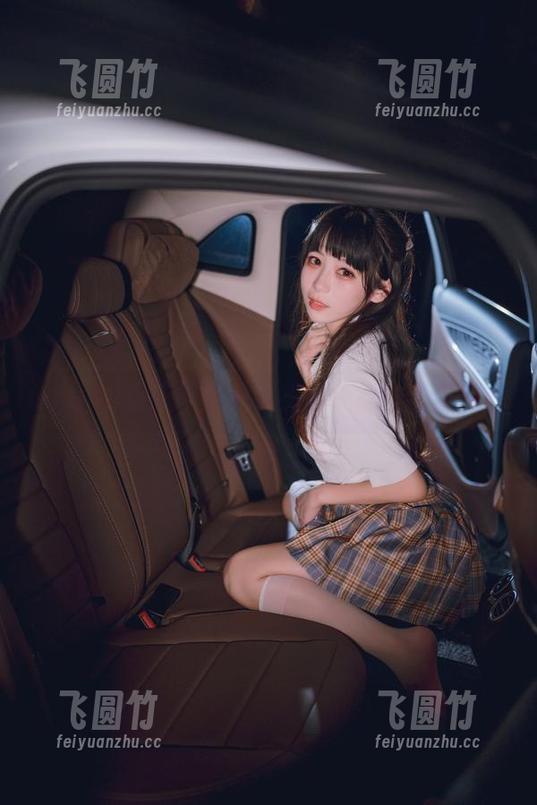 usejan蓝蓝 usejan蓝蓝不是只会美图,她的私语更绝