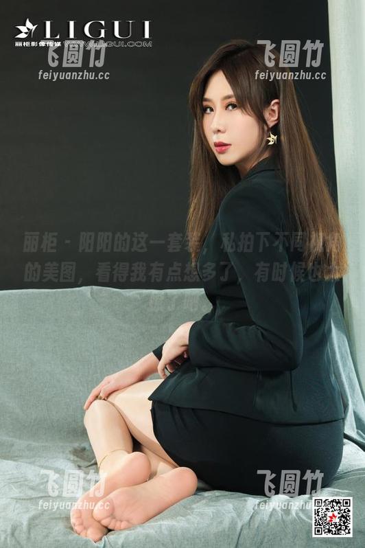 丽柜-阳阳 丽柜 - 阳阳的这一套装,私拍下不同视角的美图,看得我有点想多了,有时候也太撩了吧。