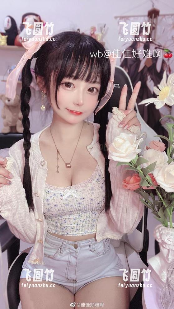 佳佳酱ovo 写真那么美,佳佳酱ovo的法式猫耳娘让人停不下来。