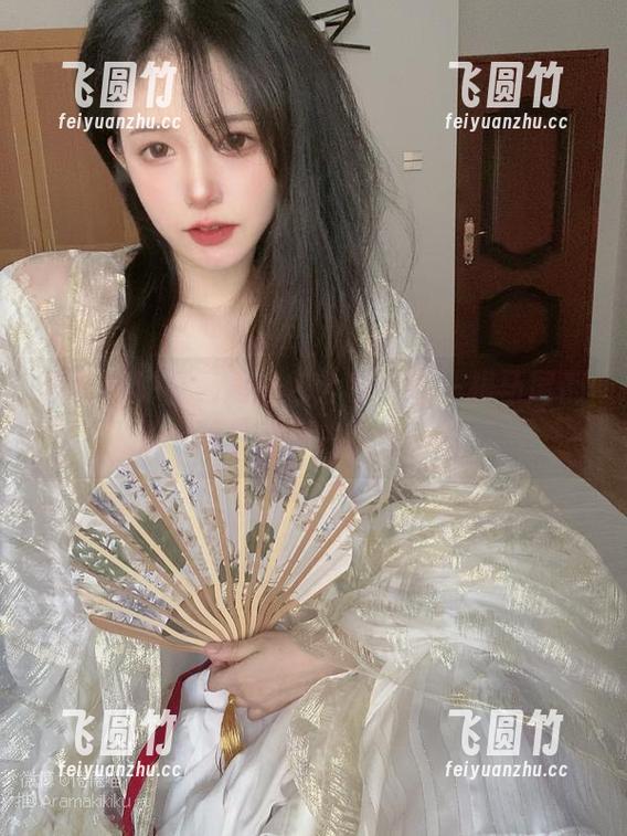 倦倦喵 倦倦喵的双马尾图包分享,每一根马尾都透着无聊的优雅。