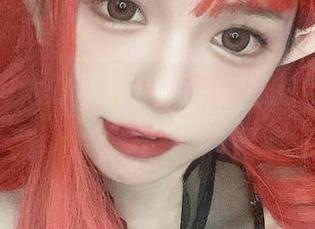 倦倦喵和她的书包：游走在私拍与资源的边缘