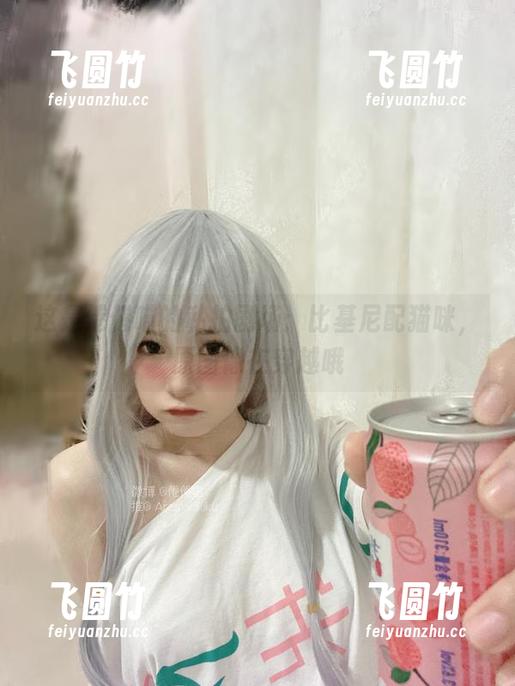 倦倦喵 这是倦倦喵的私拍剧场:比基尼配猫咪,原图像在穿越哦