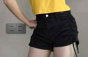 初夏女神 - 私拍时光，双双的套装居然让我联想起……（想不起来了！）