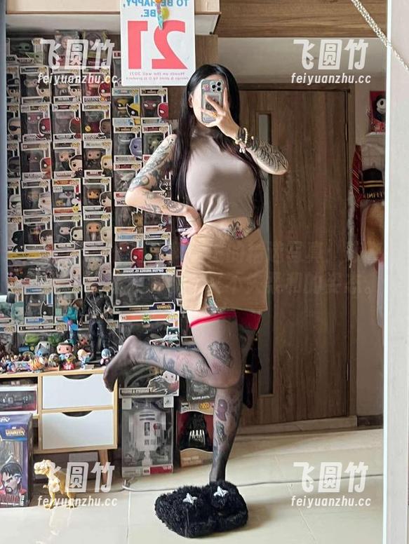 微密圈 - 卡通百科老王的精选写真：战警系列，尽情欣赏绷紧又不失柔和的姿态。