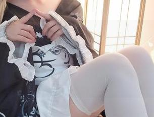 资源分享：古川kagura的热裤肉色丝腿照，突然觉得自己只是在观摩她的腿，这是个意外的发现呢。