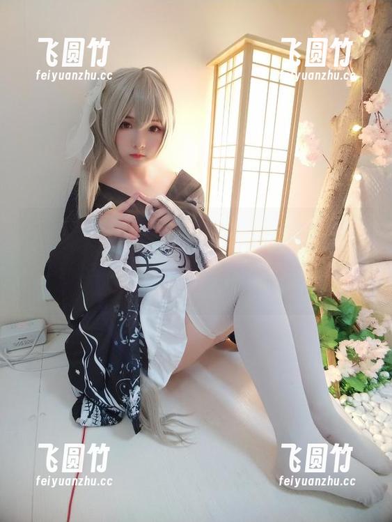 古川kagura 资源分享:古川kagura的热裤肉色丝腿照,突然觉得自己只是在观摩她的腿,这是个意外的发现呢。