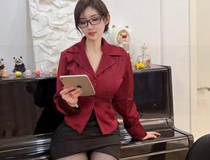 微密圈 - 微妙的肉色丝袜写真合集，周妍希的每一帧都有点意思。