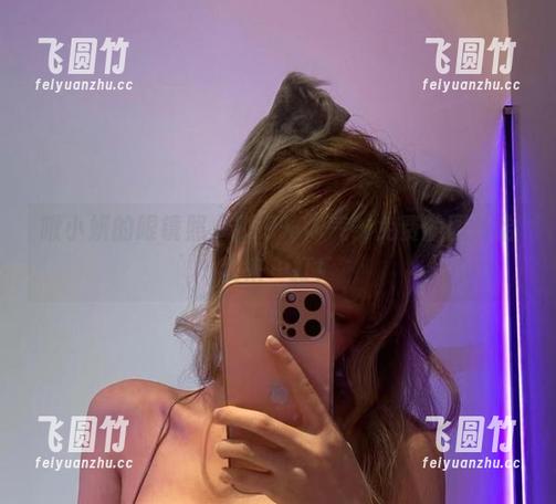 啾小妍的眼镜照，299%帅气，免费的图片给我来一打！
