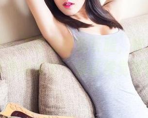 头条女神 - 不自觉盯着长腿，快来下载高清的神琦泽步，保证视觉饕餮！