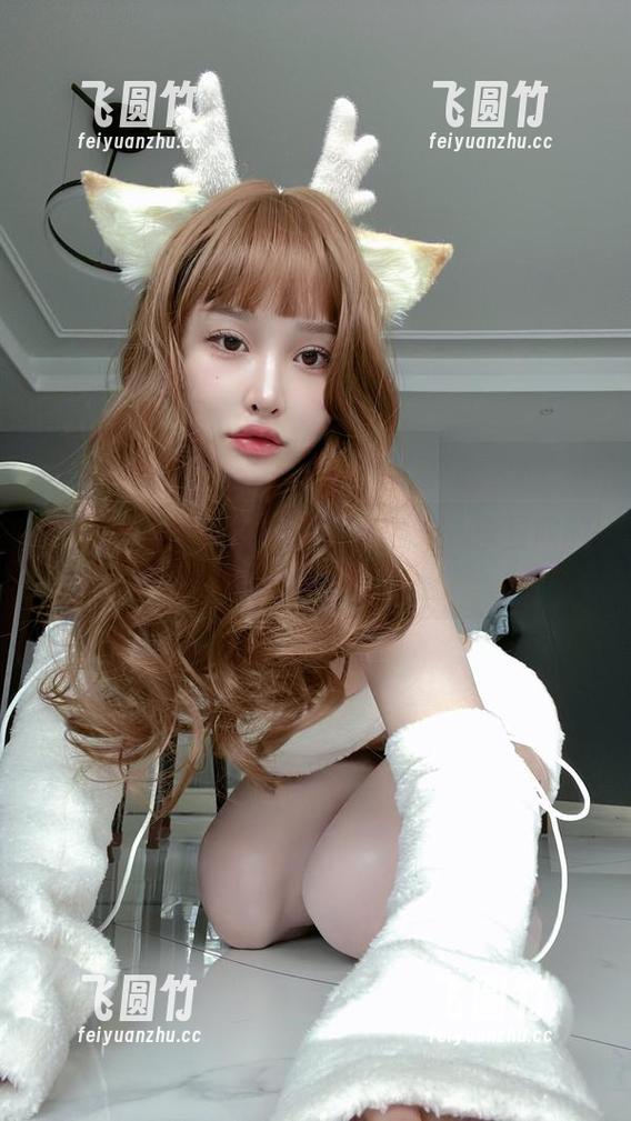 微密圈 - 一件皮衣的多重定义：宋昱欣的作品集毫不妥协