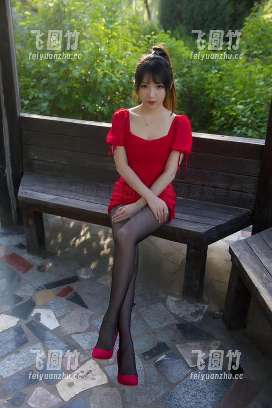 小女巫露娜的美图出航，大海深处等你深入！