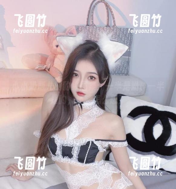 小小奶瓶儿 小小奶瓶儿的豹纹图集:一半是奶、一半是豹,还能怎么想!