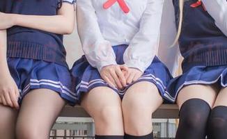 小野妹子w白天忙自拍，晚上忙打卡——图集见真情！