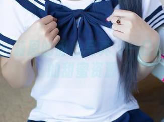 尤果网 - 莉恩的甜心写真：一口就被俘获的甜蜜资源