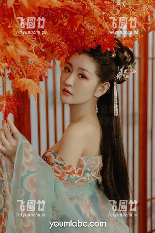 尤蜜荟-费若拉 尤蜜荟 - 天台上的费若拉:图库里的高清画面,平平无奇又充满趣味。