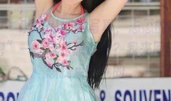 推女神 - 琪琪qlql的写真，忐忑的称之为“秘密”——这是想说啥？我来回翻也是想找点好玩的