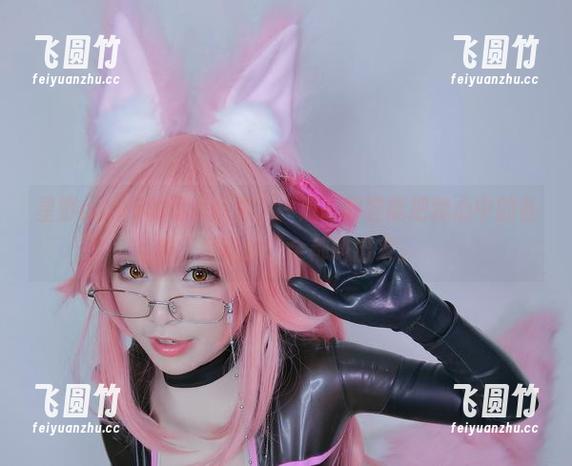 星野saori 星野saori的写真图集,一双高跟鞋能把我心中的各种“哦哦哦”全都叫出来。