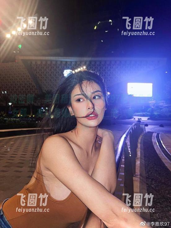 微密圈 - 美图精选，李嘉欣97再度化身兔女郎，亮钻是她的小秘密，哦，要不要买一颗？