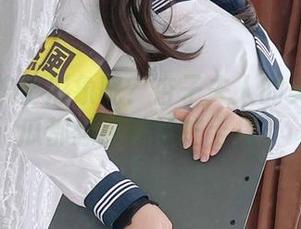 说好的护士形象呢？杏子夫人的美图让傻瓜都想掀她的护士裙。
