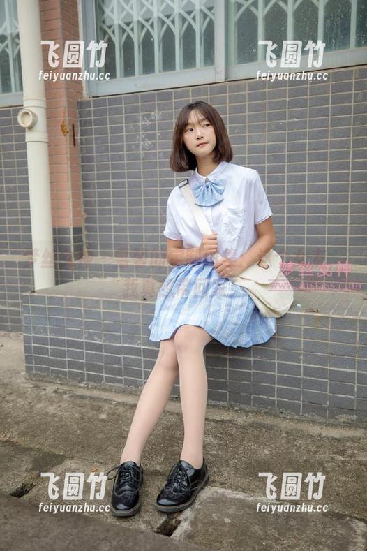 梦丝女神-雪馨 梦丝女神 - 雪馨的定制图集:这个女友,我真想带回家!