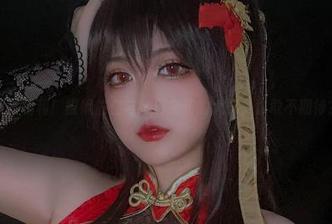 照片福利！椒妮佐仁与她那宏伟的大凤，你敢不期待？