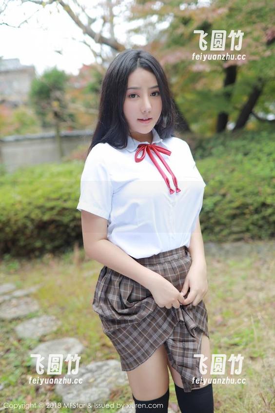 模范学院 - 梦梵灰丝写真合集：一场身体与线条的“对话”！