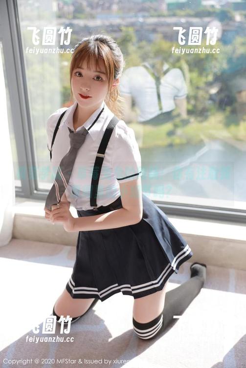 模范学院-草莓兔兔 模范学院 - 草莓兔兔的网袜:你有注意到原图里的小细节吗?