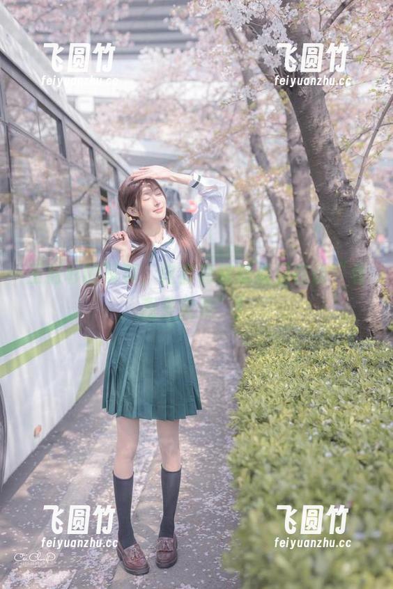 王羽杉的写真，这套套装就像是在说“看我多完美”！