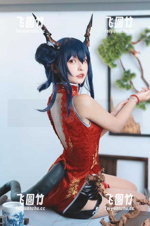 神乐坂真冬 神乐坂真冬的黑色写真图包:看我怎么把黑色穿得好像魔法师!