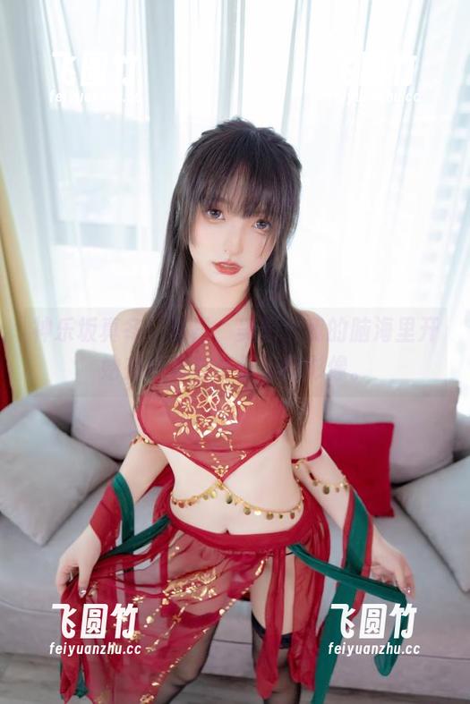 神乐坂真冬 神乐坂真冬、夏日、美图,我的脑海里开始交织着奇奇怪怪的影像。