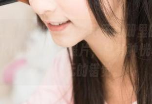 最新更新！神乐坂真冬电子相册里的蕾姆《Milkbyblue》照片，总有种恍若置身在异次元的错觉。