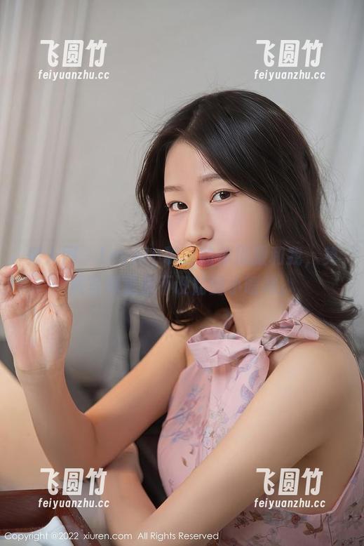 秀人网-Lovely璐璐 秀人网 - Lovely璐璐的体操服和我,免费写真里毫不设防的小暧昧。